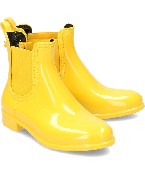 Желтая обувь