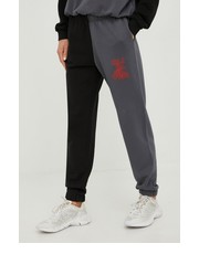 Spodnie spodnie dresowe x Stranger Things damskie kolor czarny z nadrukiem - Answear.com Quiksilver