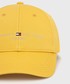 Czapka dziecięca Tommy Hilfiger czapka bawełniana dziecięca kolor żółty z aplikacją