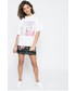 Top damski Missguided - Top Printed Be There In 5 Mins Barbie x  WSTJ413238