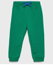 Spodnie United Colors of Benetton spodnie dresowe bawełniane dziecięce kolor zielony gładkie - Answear.com United Colors Of Benetton