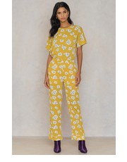 spodnie Żółte spodnie w kwiaty - NA-KD.com