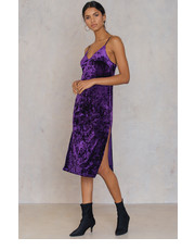 sukienka Aksamitna sukienka z rozcięciami - NA-KD.com