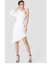 sukienka Asymetryczna sukienka na jedno ramię - NA-KD.com