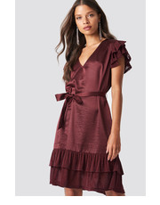 sukienka Sukienka z brokatowymi falbankami - NA-KD.com