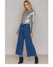 jeansy Szerokie jeansy z surowym wykończeniem - NA-KD.com