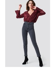 jeansy Jeansy slim z wysokim stanem - NA-KD.com